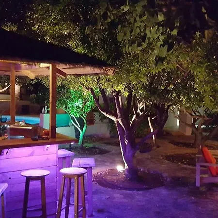 Independiente Con Piscina Privada Cerca Del Pueblo Aa Internet