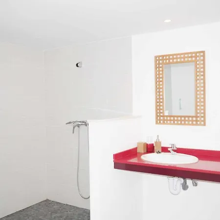 Independiente Con Piscina Privada Cerca Del Pueblo Aa Internet